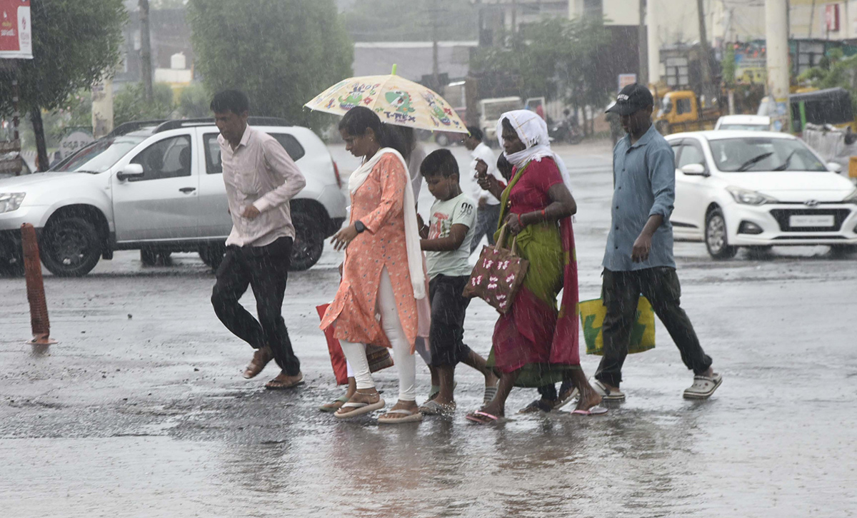 heavy rains in telangana 2024 photos2
