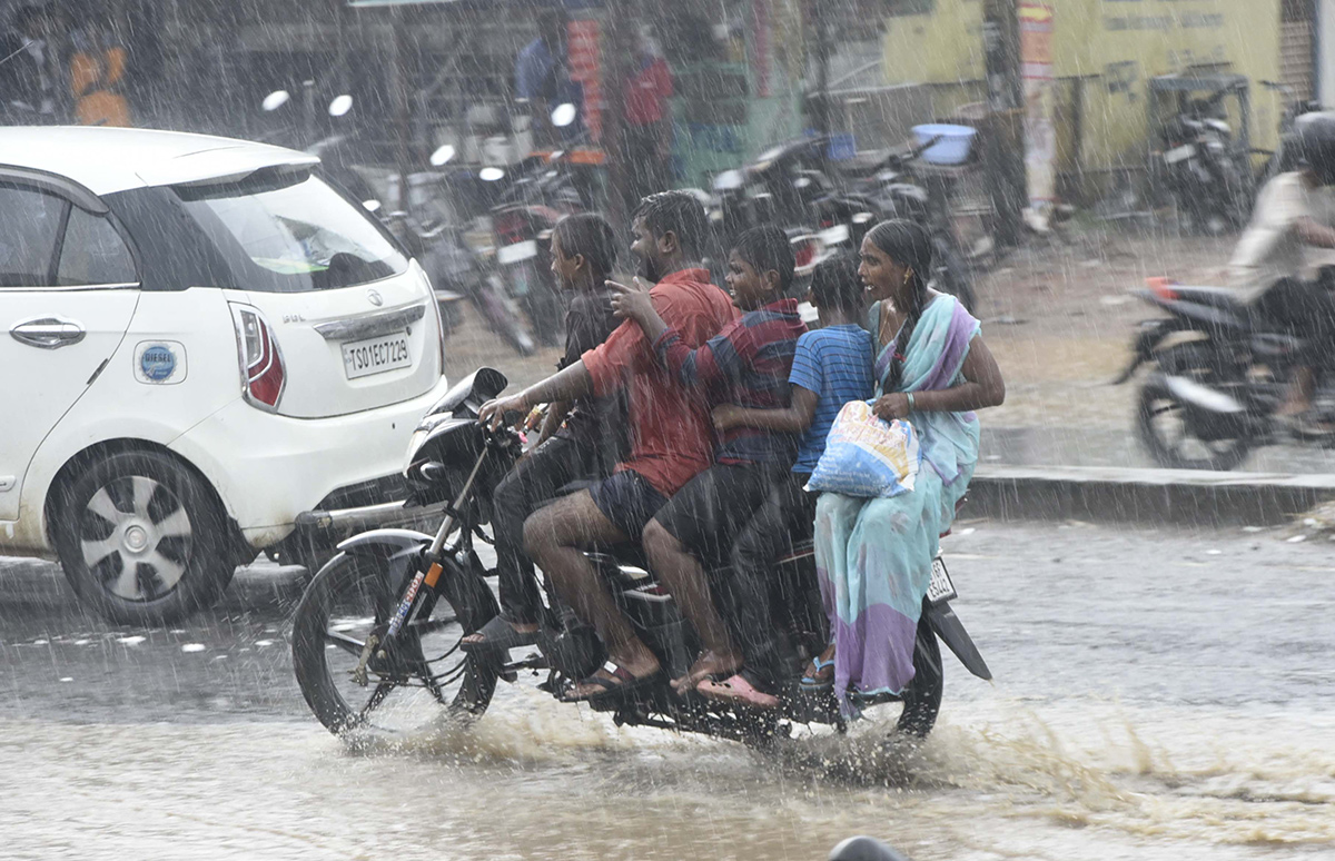 heavy rains in telangana 2024 photos24