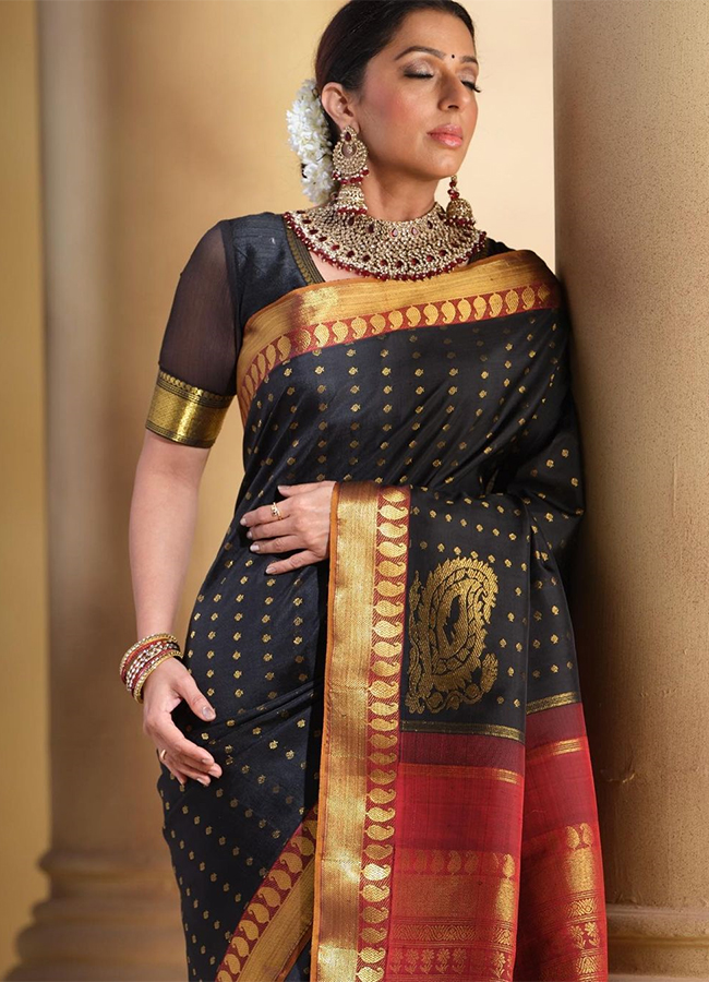 Actress Bhumika Chawla photos10