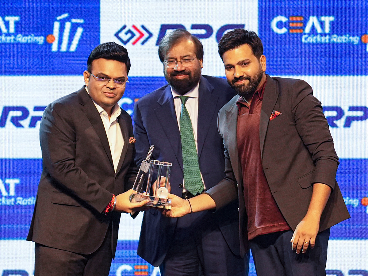 CEAT Cricket Award function in Mumbai Photos1