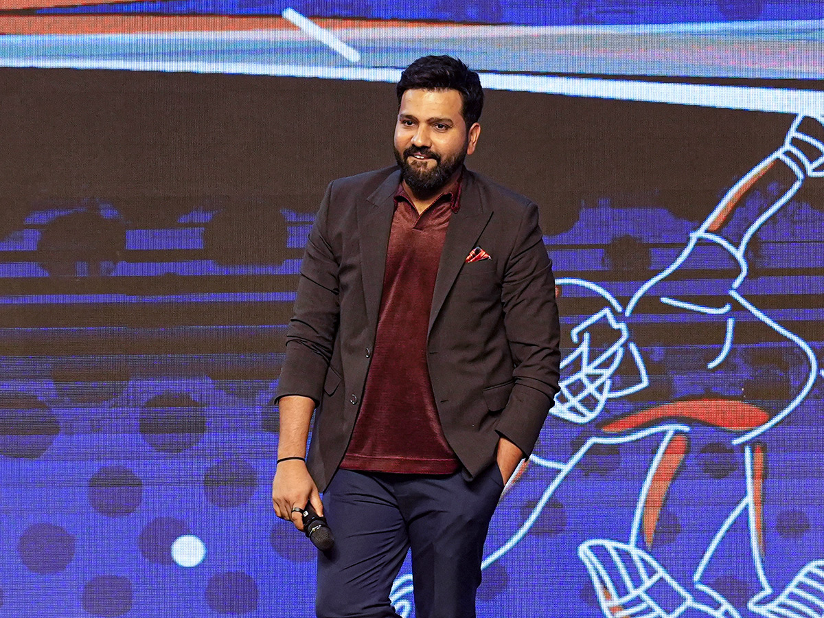 CEAT Cricket Award function in Mumbai Photos6