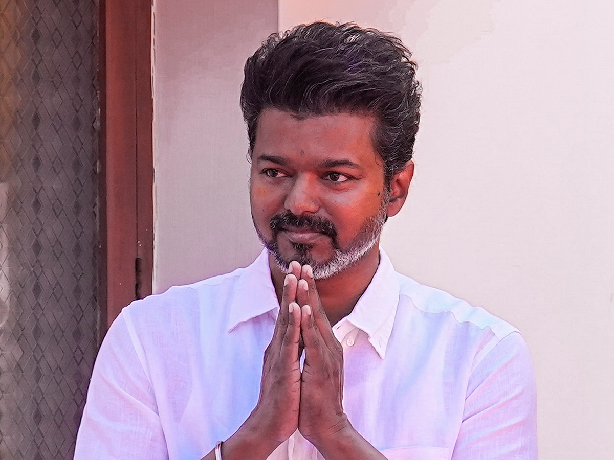 Tamilaga Vettri Kazhagam President Vijay during the party flag 15