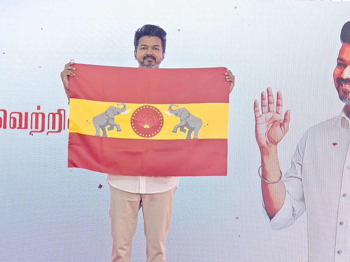 Tamilaga Vettri Kazhagam President Vijay during the party flag 4