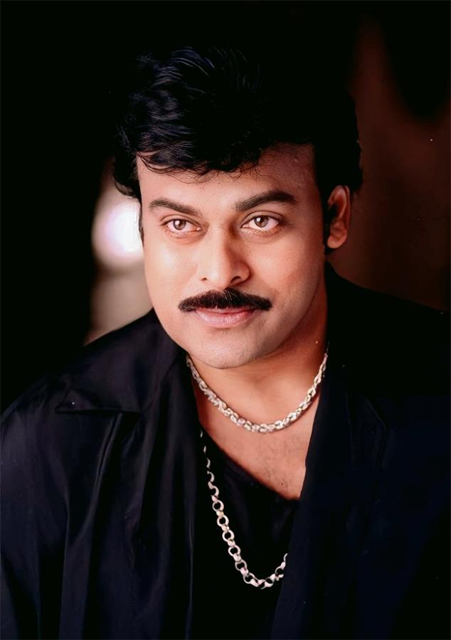 Tollywood Megastar Chiranjeevi Unseen And Rare Photos Gallery35