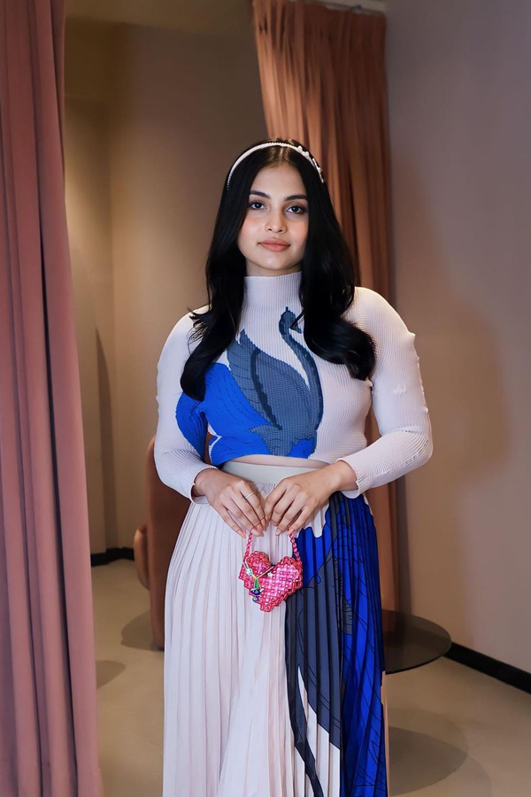 Actress Sai Ramya Pasupuleti Stunning Photos Goes Viral17