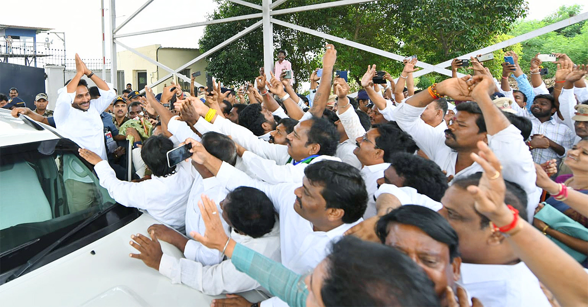 YS Jagan Visits Anakapalle Atchutapuram Sez Incident Photos 12