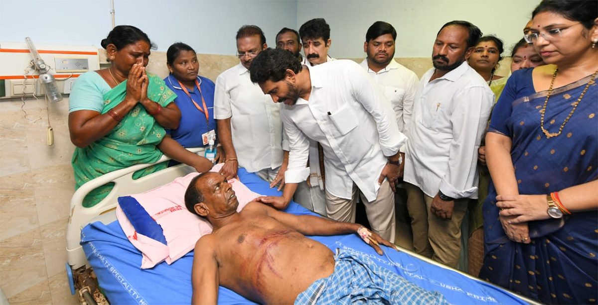 YS Jagan Visits Anakapalle Atchutapuram Sez Incident Photos 6