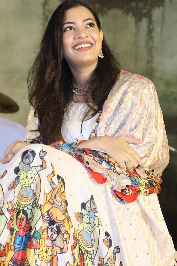 Singer Geetha Madhuri Birthday Special Gallery14