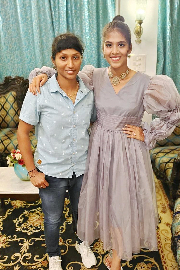 Intresting Facts About Team India Cricketer Washington Sundar sister Shailaja Photos15