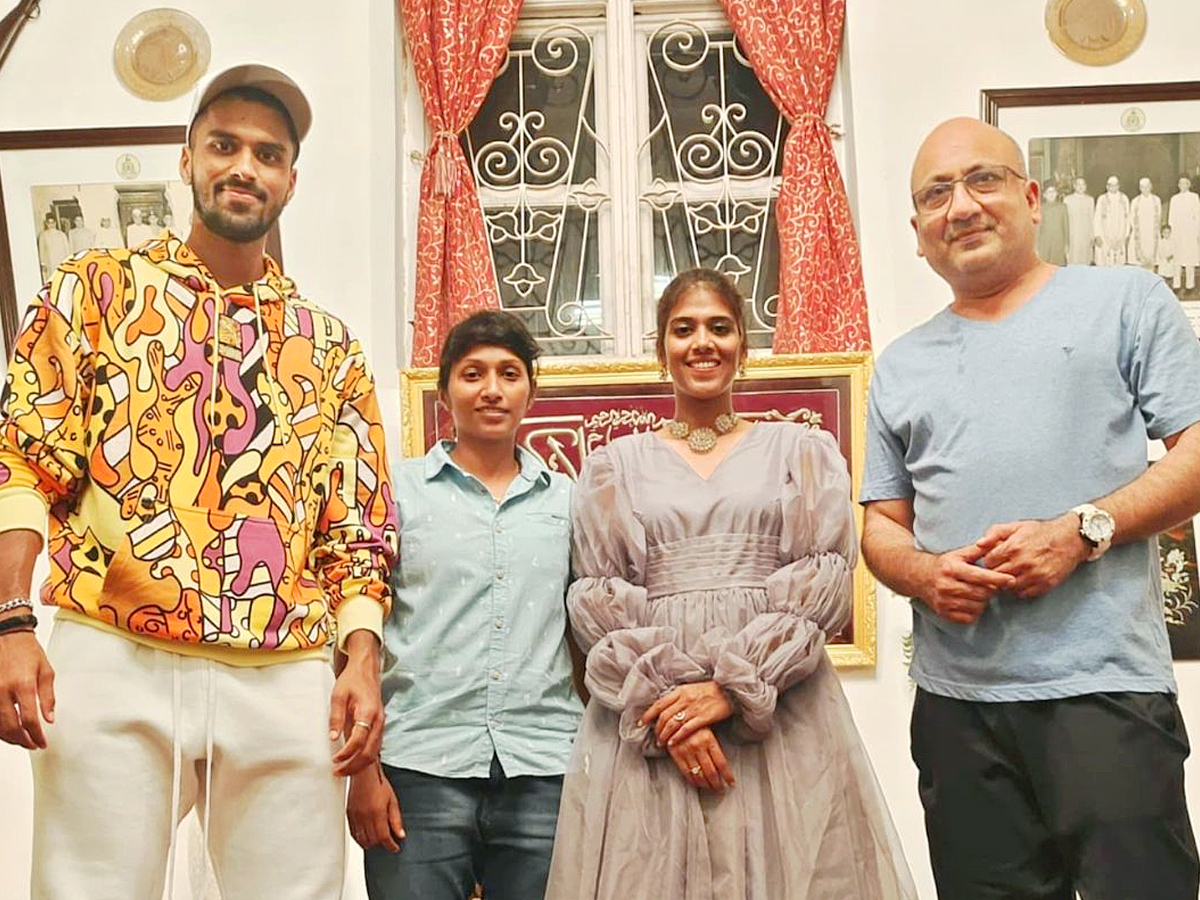 Intresting Facts About Team India Cricketer Washington Sundar sister Shailaja Photos16