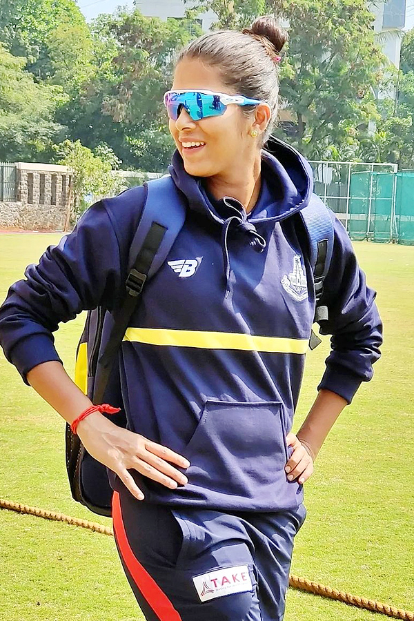 Intresting Facts About Team India Cricketer Washington Sundar sister Shailaja Photos18