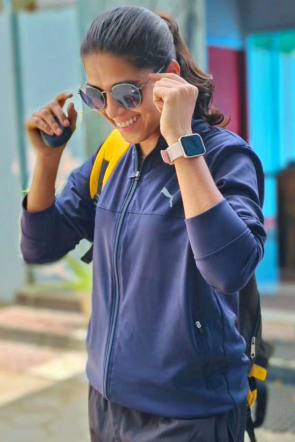Intresting Facts About Team India Cricketer Washington Sundar sister Shailaja Photos19