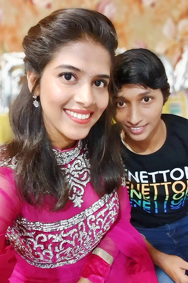 Intresting Facts About Team India Cricketer Washington Sundar sister Shailaja Photos5