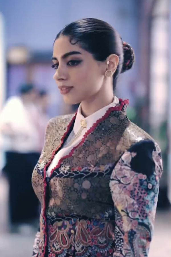 Khushi Kapoor Vintage Look Photos Goes Viral13