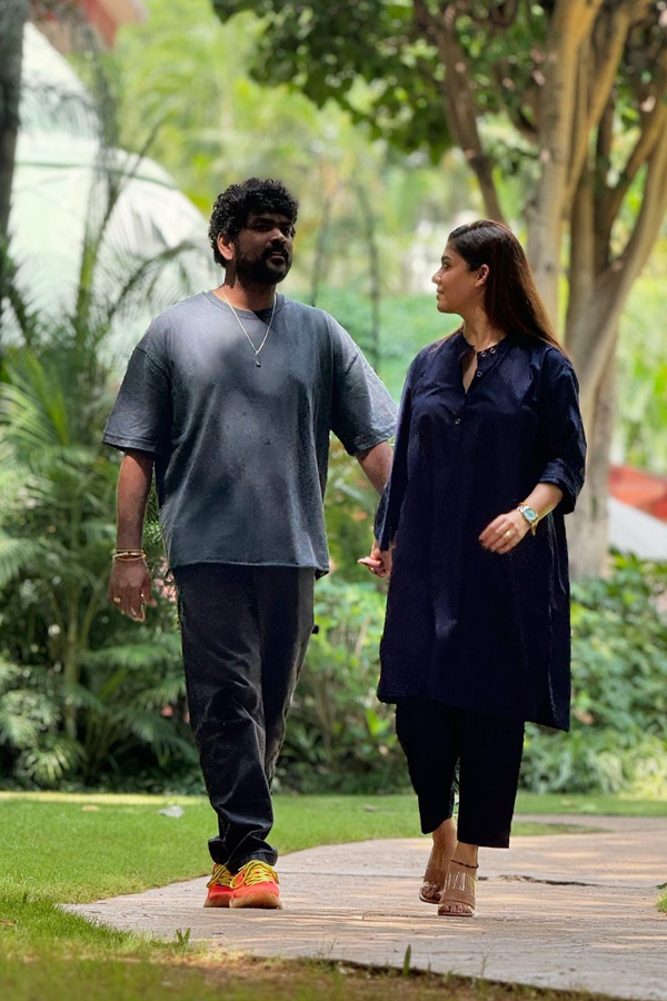 Actress Nayanthara With Her Cute Family Photos Goes Viral5