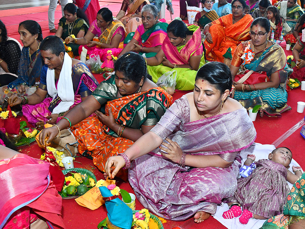 Varalakshmi Vratam performed atop Indrakeeladri Vijayawada6