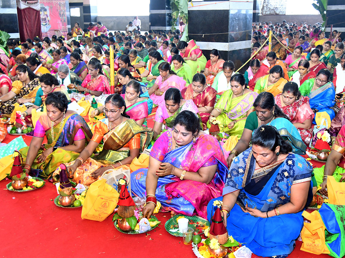 Varalakshmi Vratam performed atop Indrakeeladri Vijayawada8