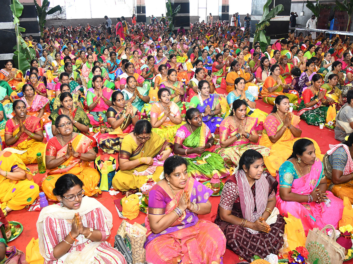 Varalakshmi Vratam performed atop Indrakeeladri Vijayawada9
