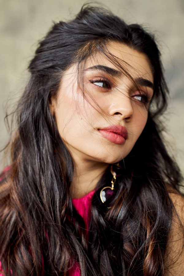 Krithi Shetty Mesmerizing Photos In Pink Dress8