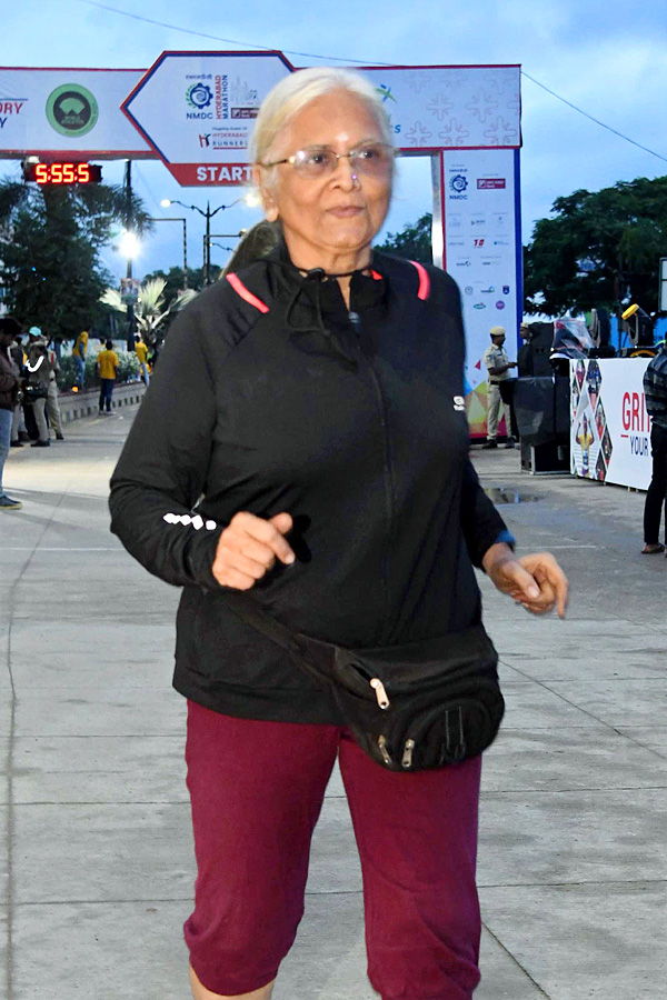 Hyderabad Marathon 2024: 5K Run At PEOPLE'S PLAZA Photos2