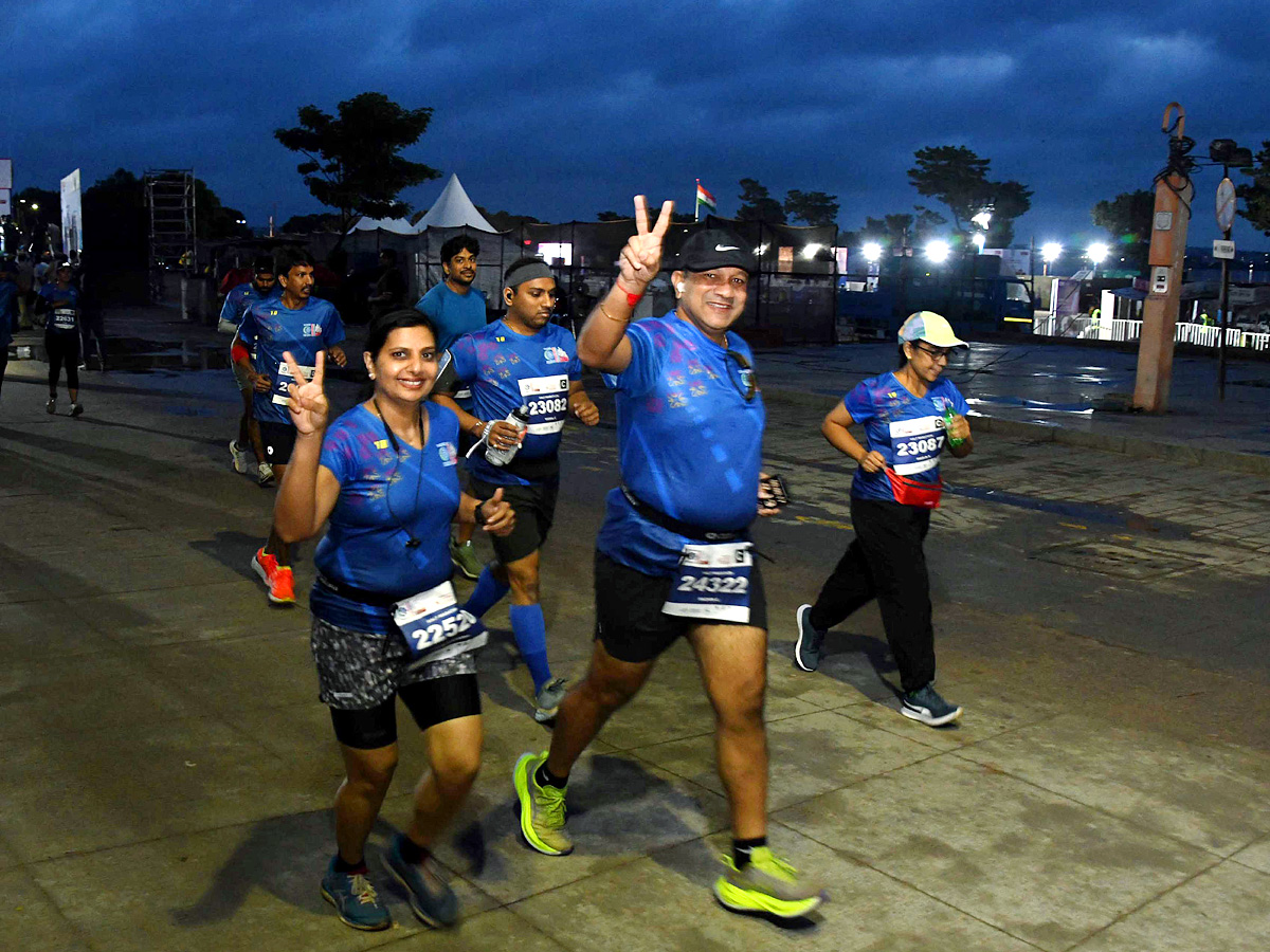 Hyderabad Marathon 2024: 5K Run At PEOPLE'S PLAZA Photos12