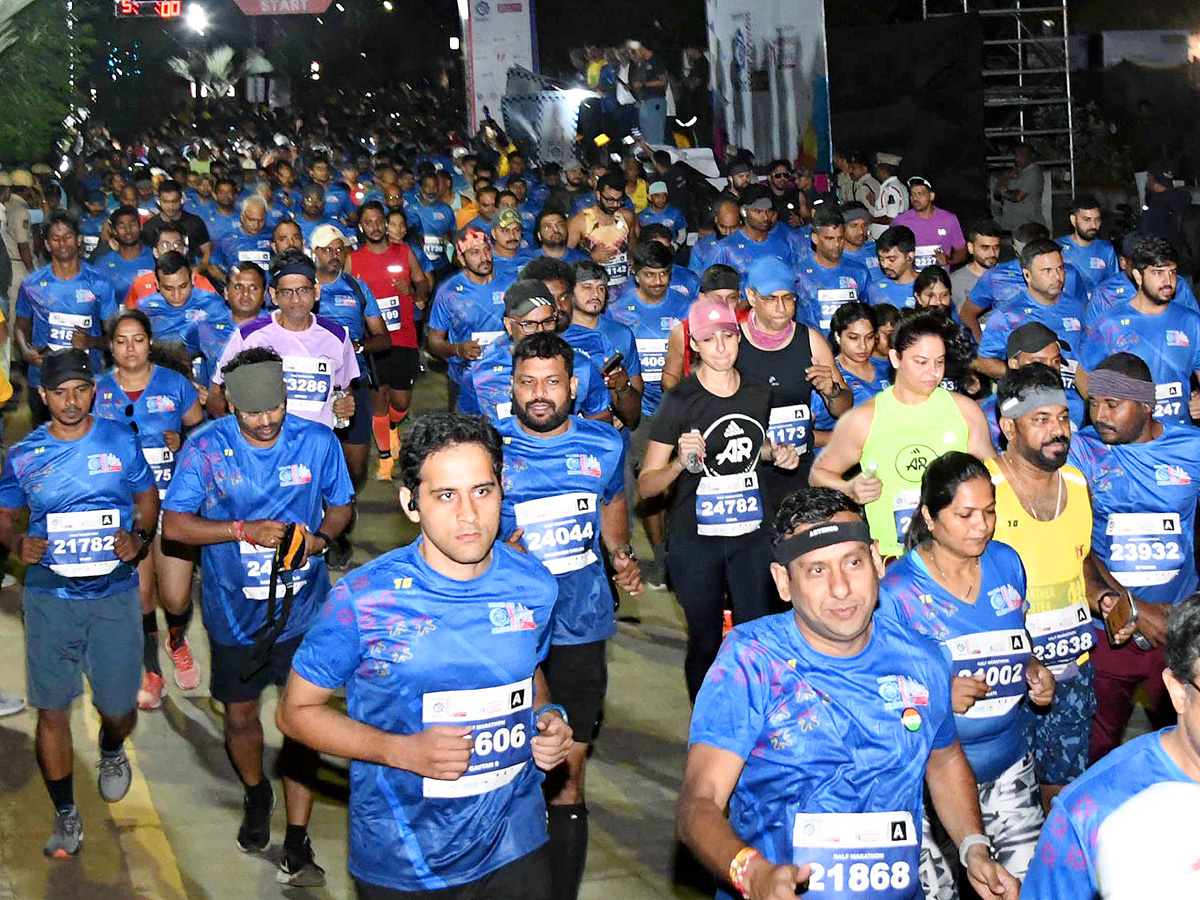 Hyderabad Marathon 2024: 5K Run At PEOPLE'S PLAZA Photos20