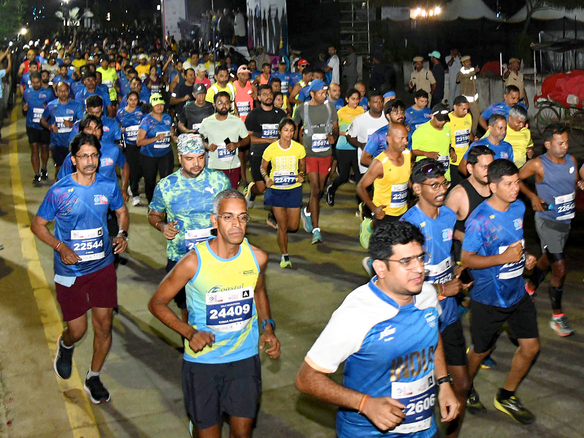 Hyderabad Marathon 2024: 5K Run At PEOPLE'S PLAZA Photos21