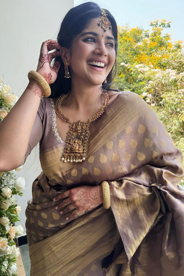 Bride To Be Megha Akash Stunning Photos Viral12