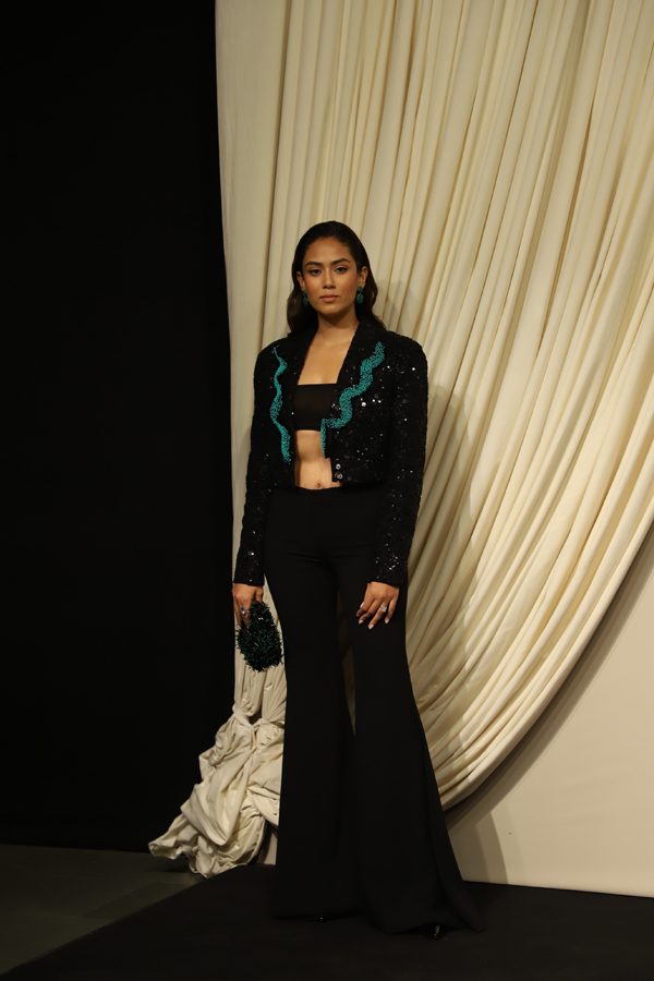Anamika Khanna Fashion H&M Limited Fashion Collection Photos Viral24