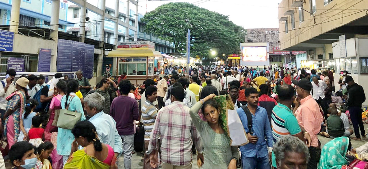 Devotee Rush Continues at Tirumala Photos14