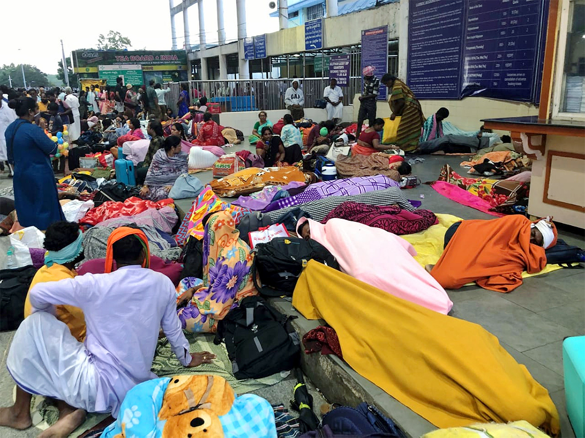 Devotee Rush Continues at Tirumala Photos3