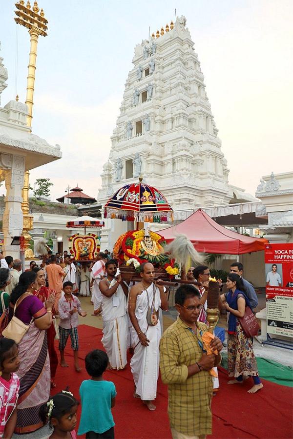 Hare Krishna Golden Temple at Banjara Hills Photos23