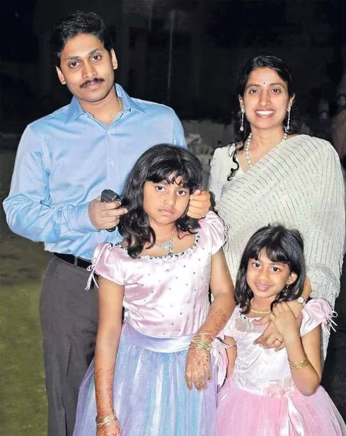 Happy Marriage Anniversary YS Jagan Mohan Reddy and Ys Bharathi Reddy7
