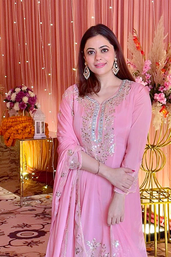 Guess The Heroine? Sports presenter To Tollywood Heroine Photos5