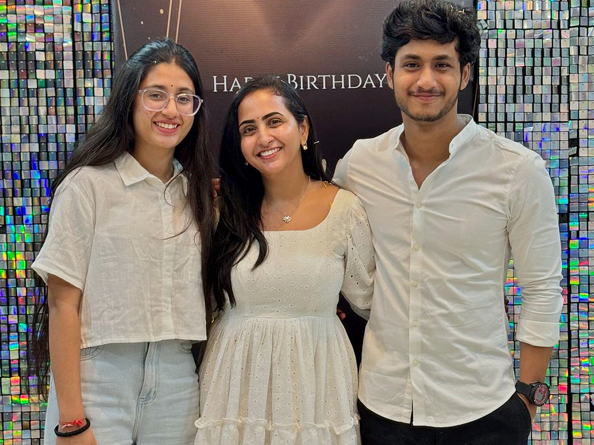Anchor Lasya Grand Birthday Celebrations With Television stars Photos Goes Viral15
