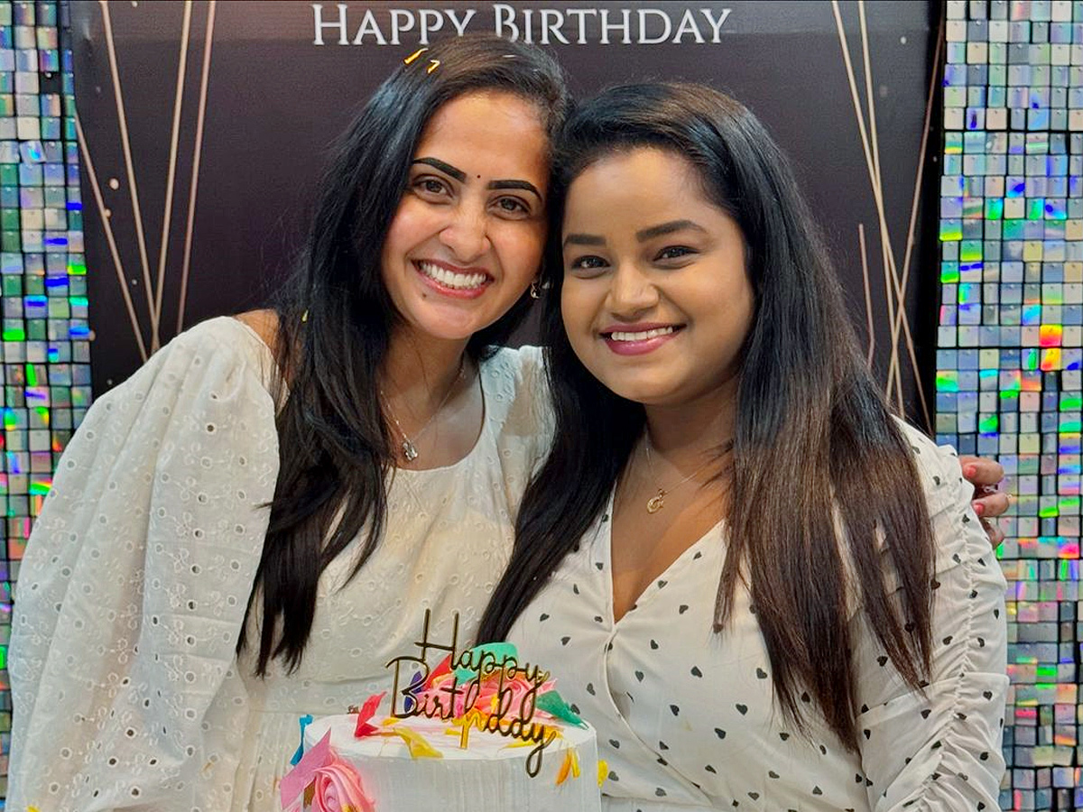 Anchor Lasya Grand Birthday Celebrations With Television stars Photos Goes Viral18