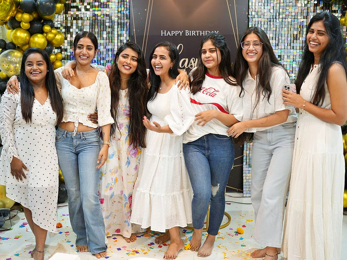 Anchor Lasya Grand Birthday Celebrations With Television stars Photos Goes Viral3