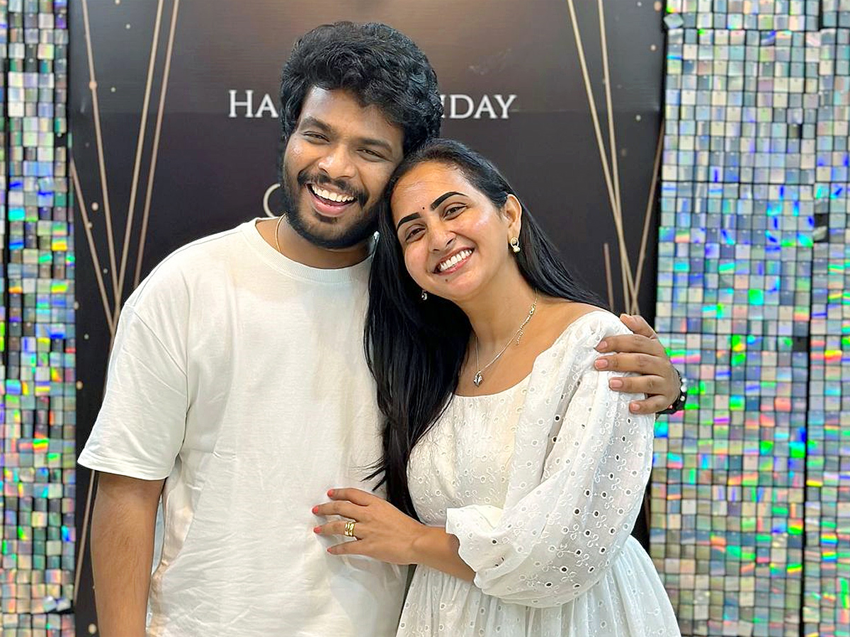 Anchor Lasya Grand Birthday Celebrations With Television stars Photos Goes Viral7