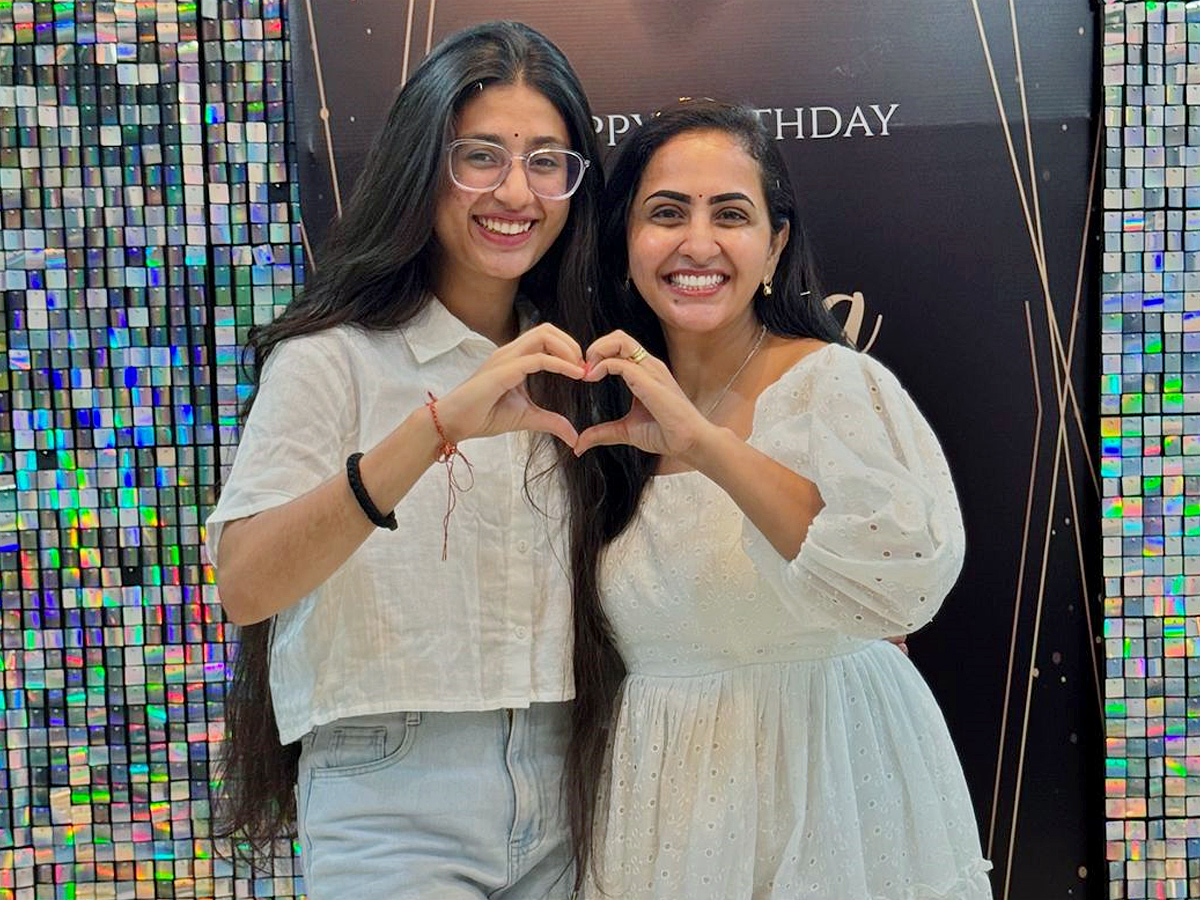Anchor Lasya Grand Birthday Celebrations With Television stars Photos Goes Viral8