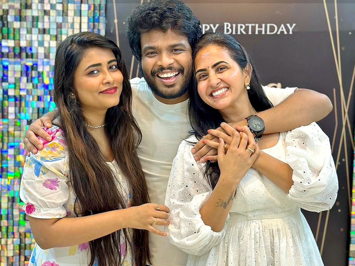 Anchor Lasya Grand Birthday Celebrations With Television stars Photos Goes Viral10