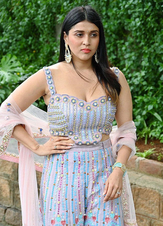 Actress Mannara Chopra Photos21