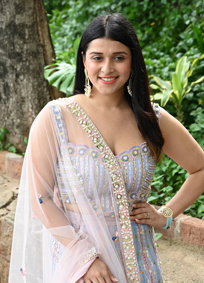 Actress Mannara Chopra Photos4