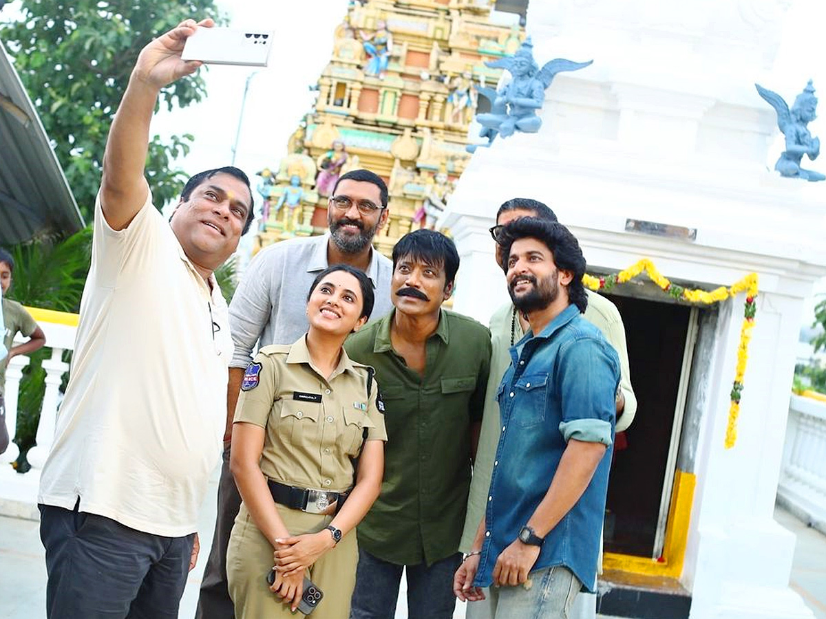 Hero Nani and Priyanka Mohan Special Attraction in Saripodhaa Sanivaaram Movie Photos9
