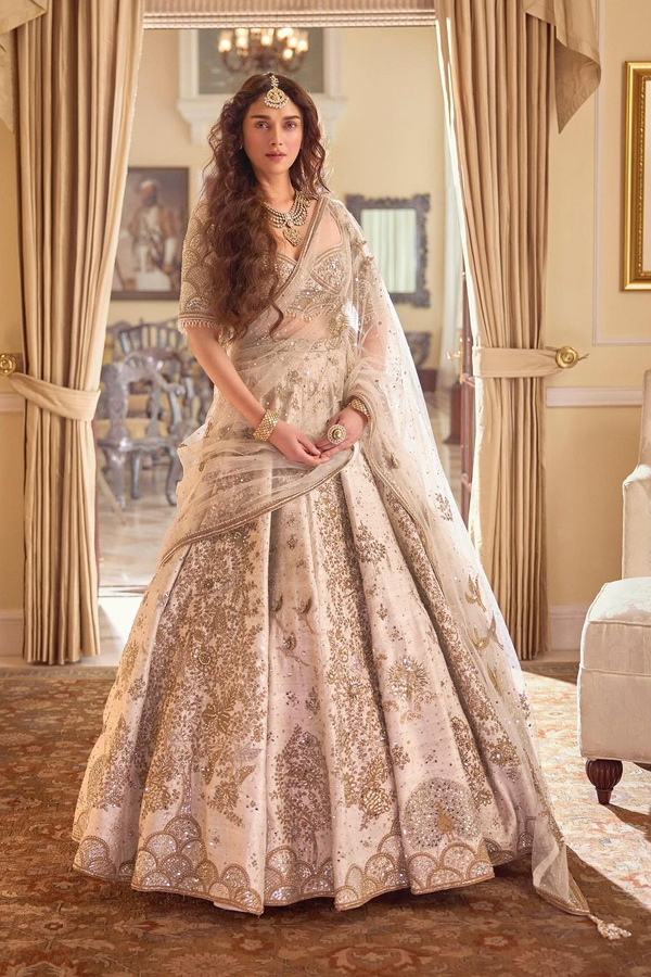 Aditi Rao Hydari Grand Look In Designer Ghagra Photos Viral2