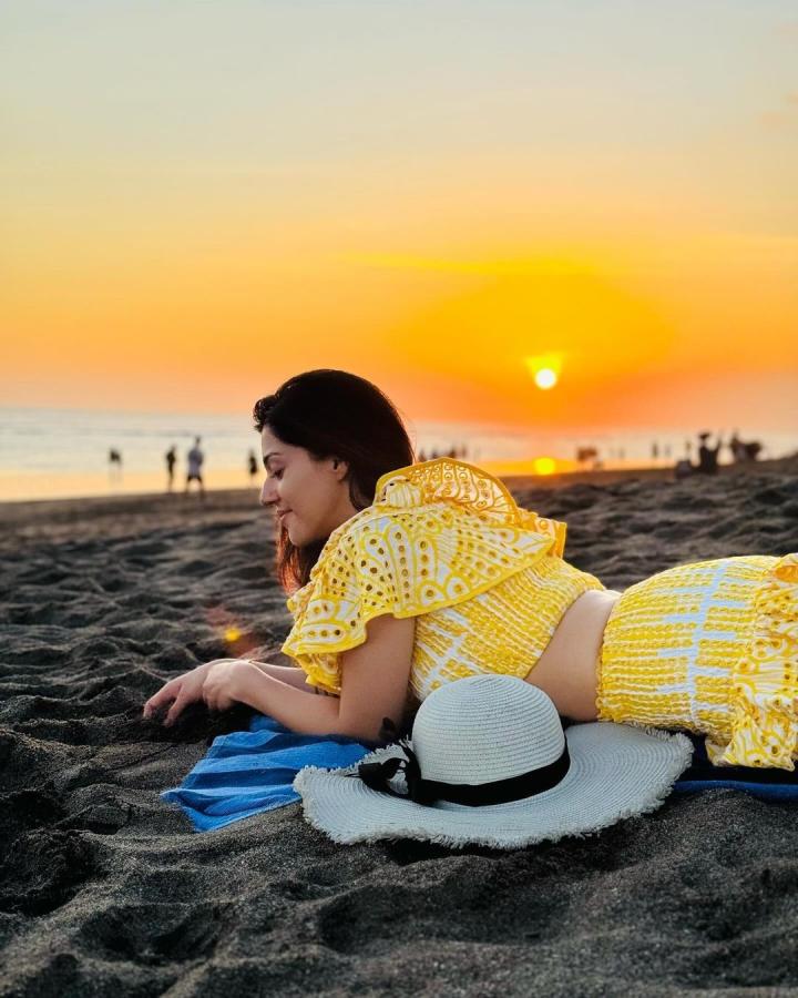 Actress Mehreen Pirzada Beach Pics Goes Viral5