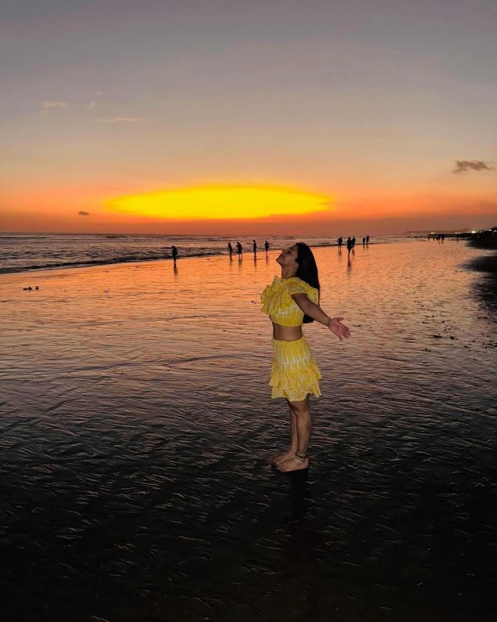 Actress Mehreen Pirzada Beach Pics Goes Viral6