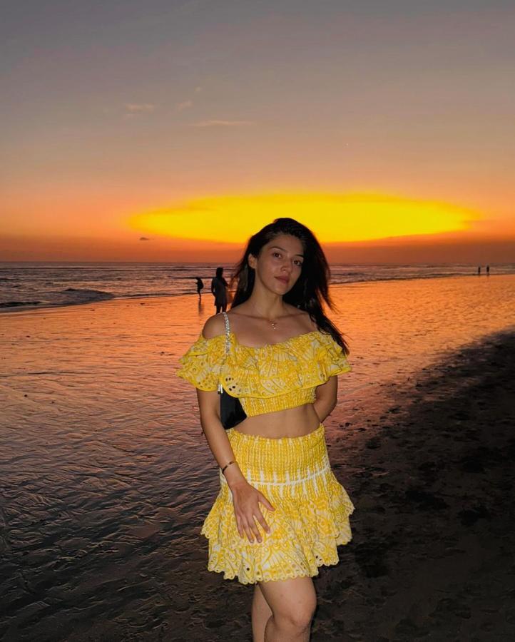 Actress Mehreen Pirzada Beach Pics Goes Viral8