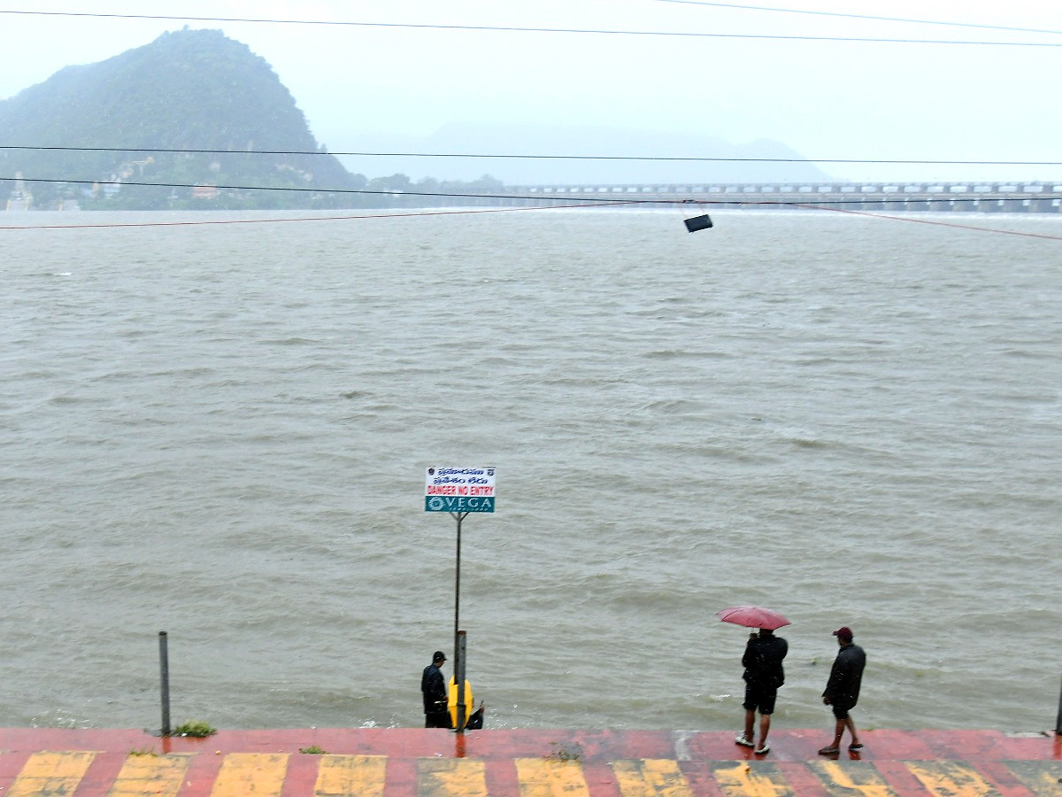 Heavy rains cause disruption in several parts of Andhra Pradesh Photos17