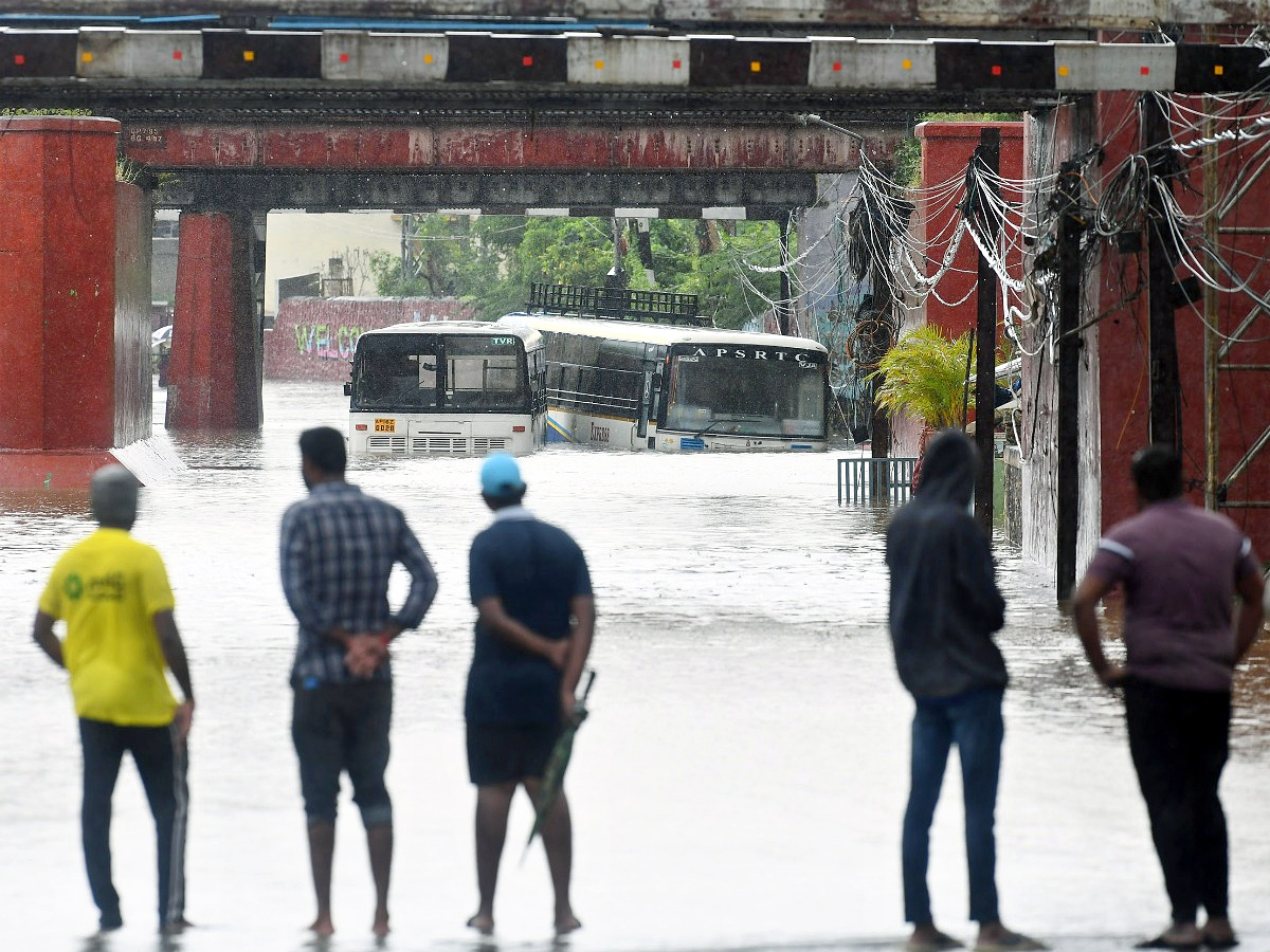 Heavy rains cause disruption in several parts of Andhra Pradesh Photos3