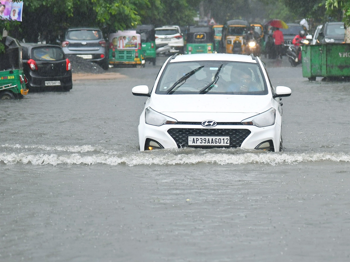 Heavy rains cause disruption in several parts of Andhra Pradesh Photos22